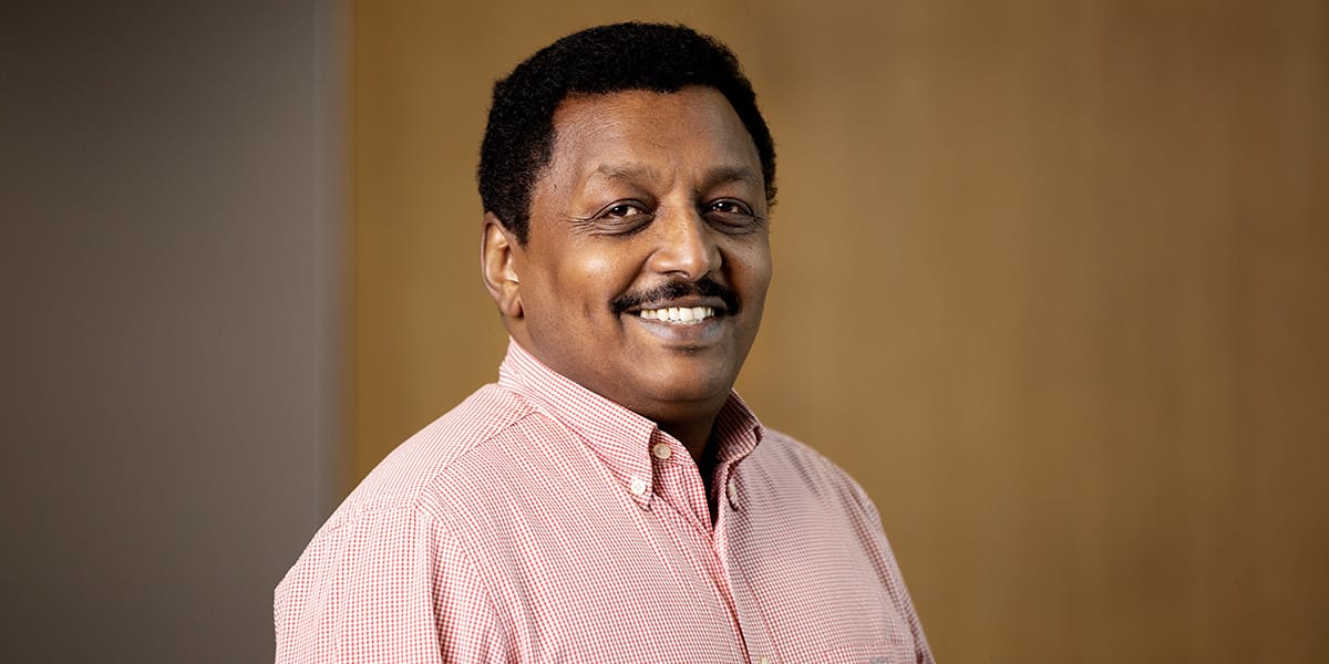 62972cbc72b09d6311fe5390_portrettbilde-av-said